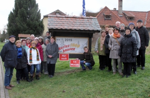 02-Kirchenchor-am-Ortseingang-1-web-1