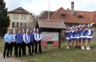 18-LCC-am-Jubiläumsschild-1080