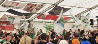 L-Fahnenparade-1-web