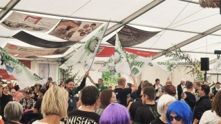 L-Fahnenparade-3-web