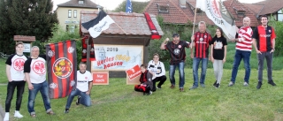 Eintracht am Ortsschild 1170