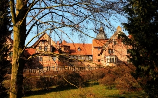 Schloss Augustenau 1280x800px